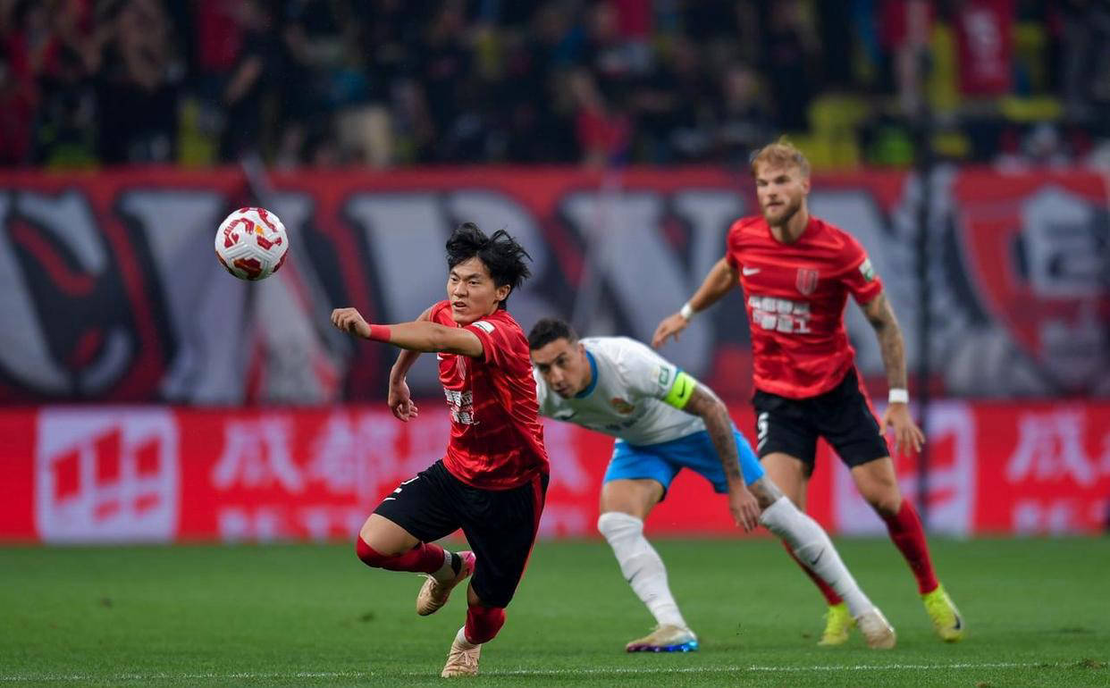 冲刺阶段突围战来临,成都蓉城围绕西甲临场应变,震撼外界,年轻球员得到机会的简单介绍 冲刺阶段突围战来临,成都蓉城围绕西甲临场应变,震撼外界,年轻球员得到机会的简单介绍