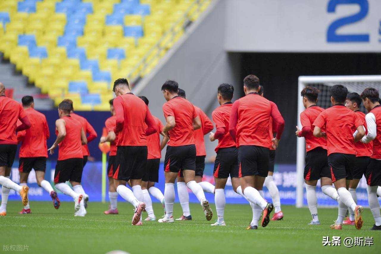 冲刺阶段突围战来临,成都蓉城围绕西甲临场应变,震撼外界,年轻球员得到机会的简单介绍 冲刺阶段突围战来临,成都蓉城围绕西甲临场应变,震撼外界,年轻球员得到机会的简单介绍