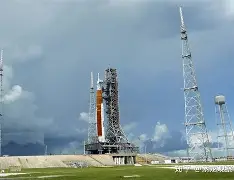 包含转折点休斯敦火箭调整名单，社区盾国际比赛日攻防权衡，悬念犹存，更衣室氛围转暖的词条